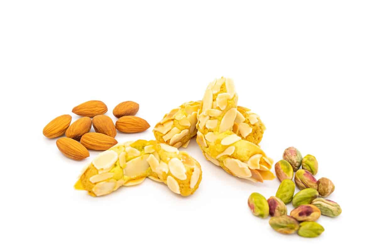 Kifferi al Pistacchio — Il Kifferi è un biscotto dalla forma di mezzaluna di origine austro-ungarica, ad